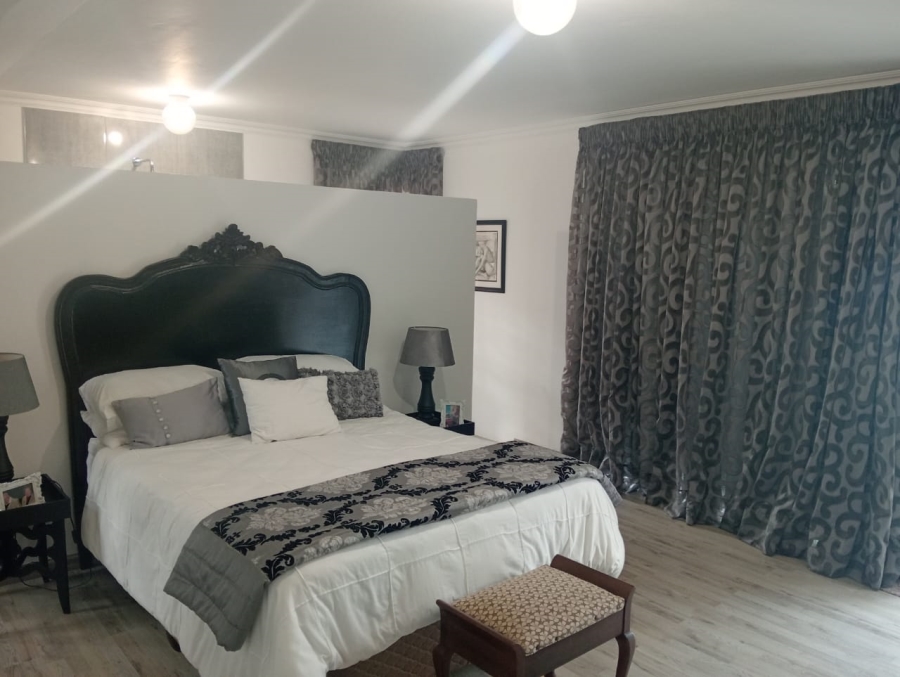 3 Bedroom Property for Sale in Wavecrest Eastern Cape